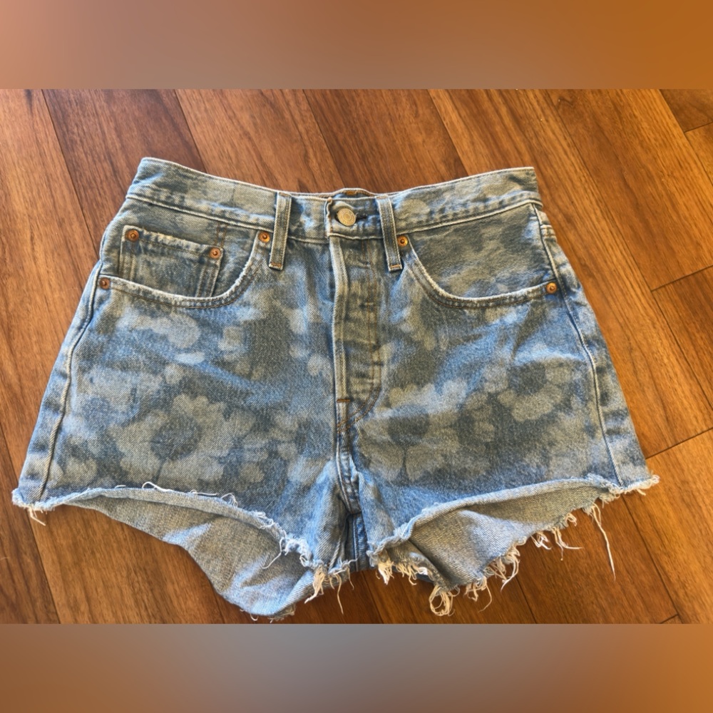 Levi’s 501 Flower blossom denim shorts